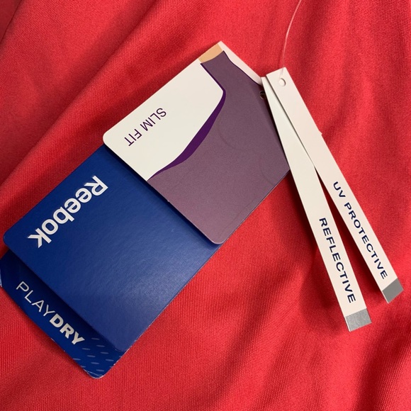 REEBOK Slim Fit UV Protective V-Neck Workout Top NWT - Size M - Picture 7 of 9